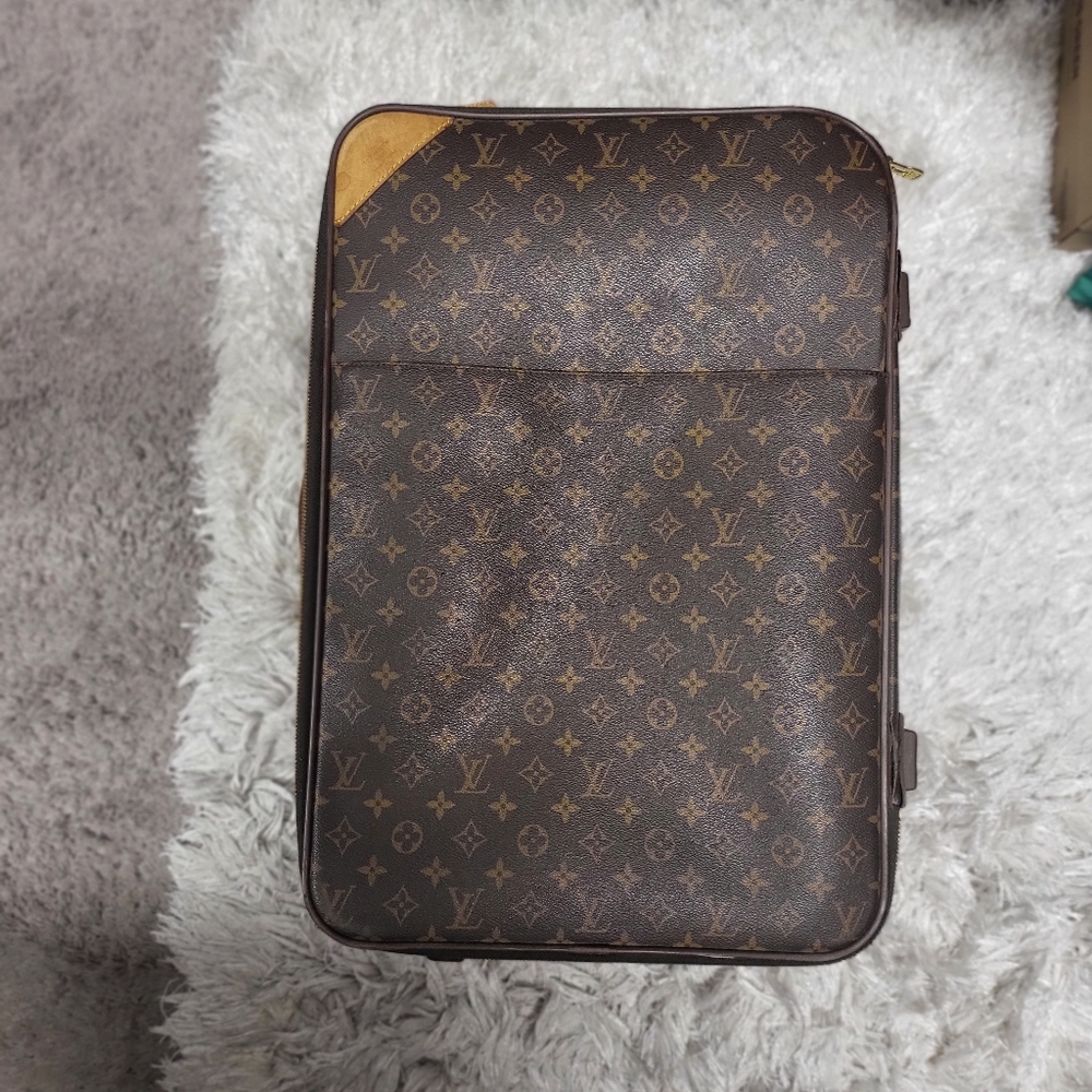 Louis-vuitton luggage